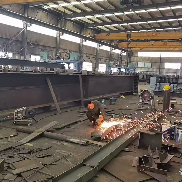 鋼結(jié)構(gòu)加工車(chē)間